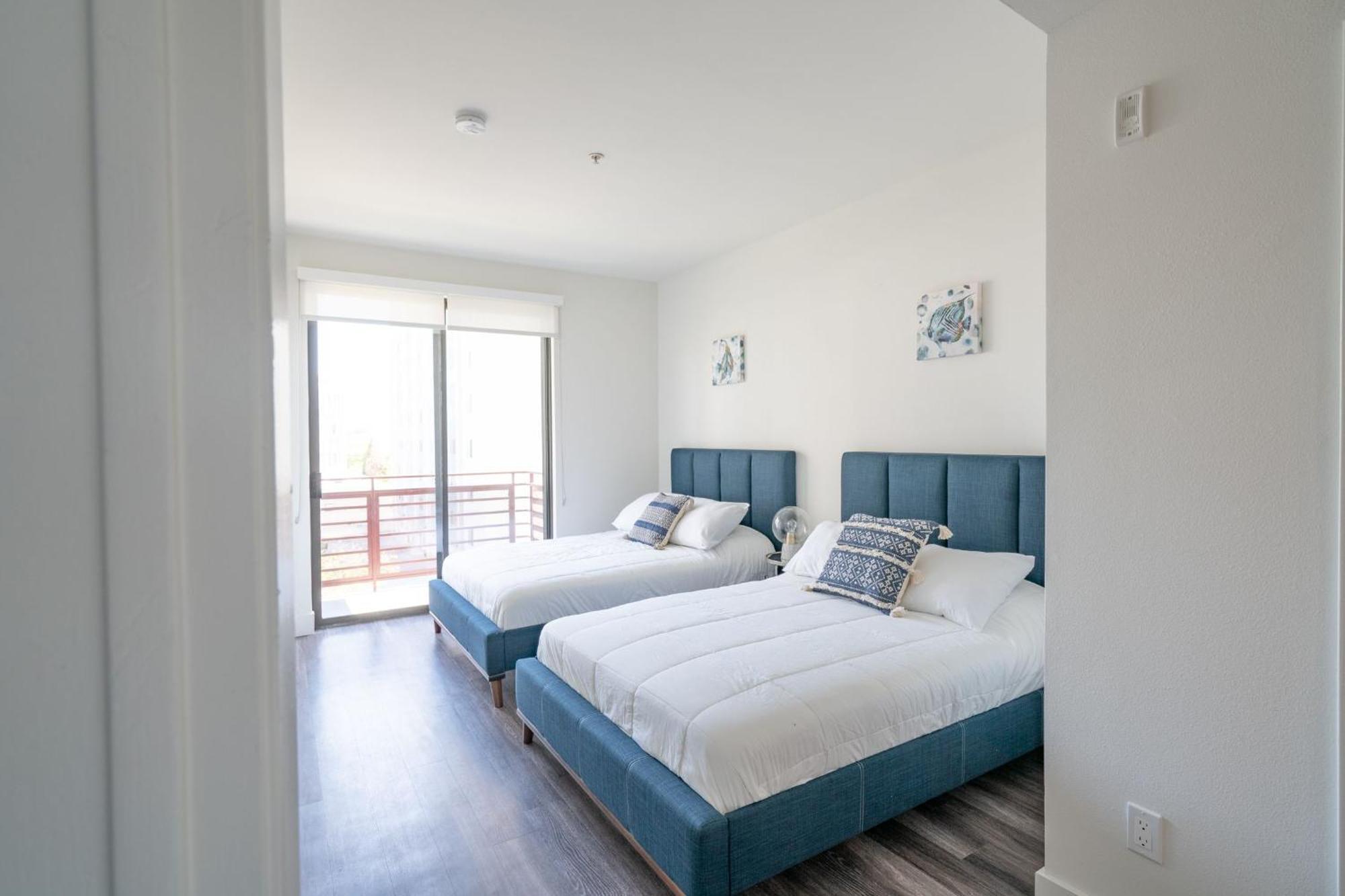Appartement Hollywood Panoramic Views, Pool, Gym & Free Parking!